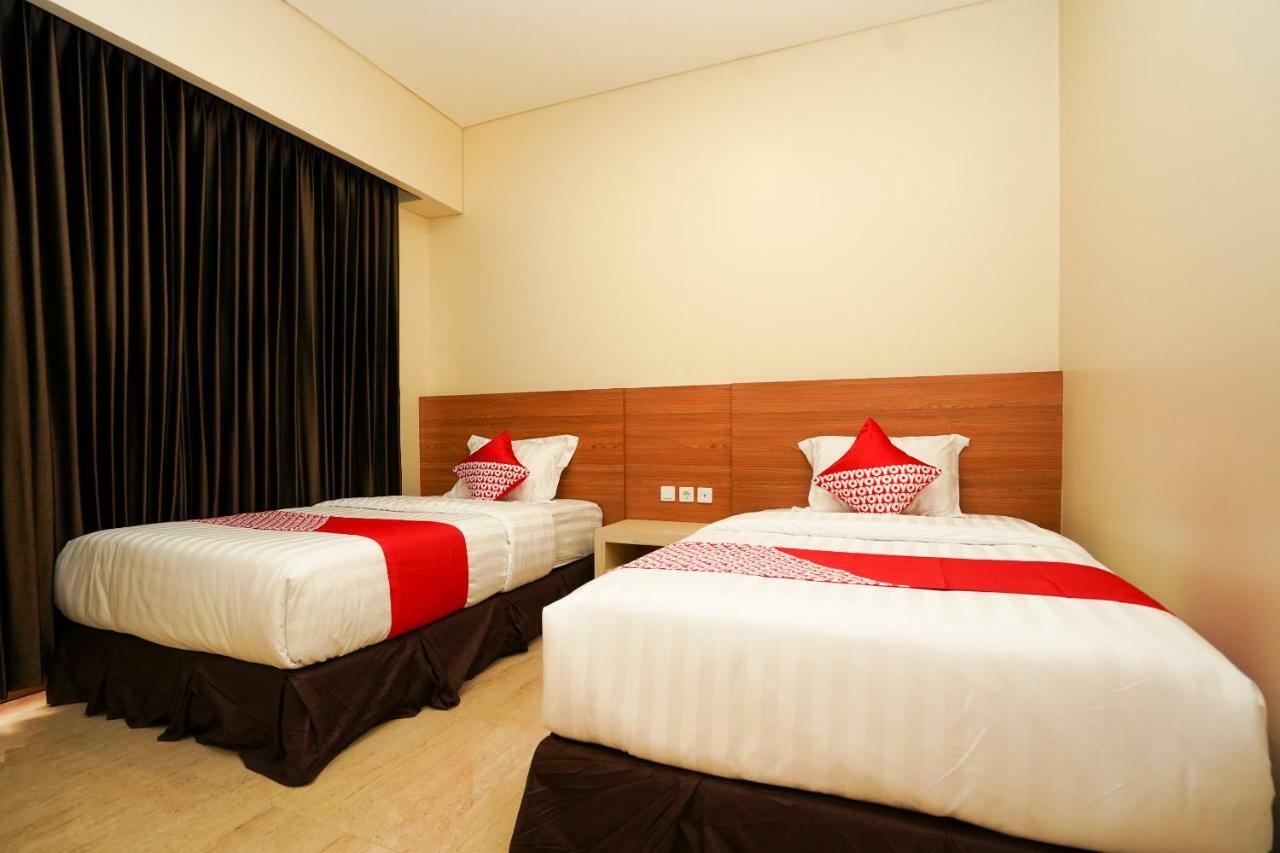 Oyo 1330 Hotel Cahaya 3 Surabaya Exterior foto